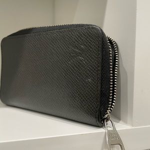 LV Taiga zip coin purse